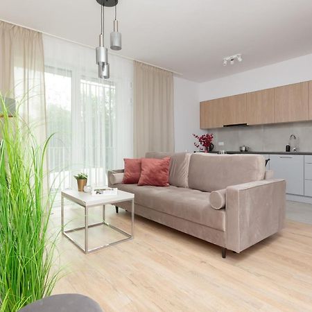 Stacja Wola Apartment Guminska By Noclegi Renters Warszawa Eksteriør bilde