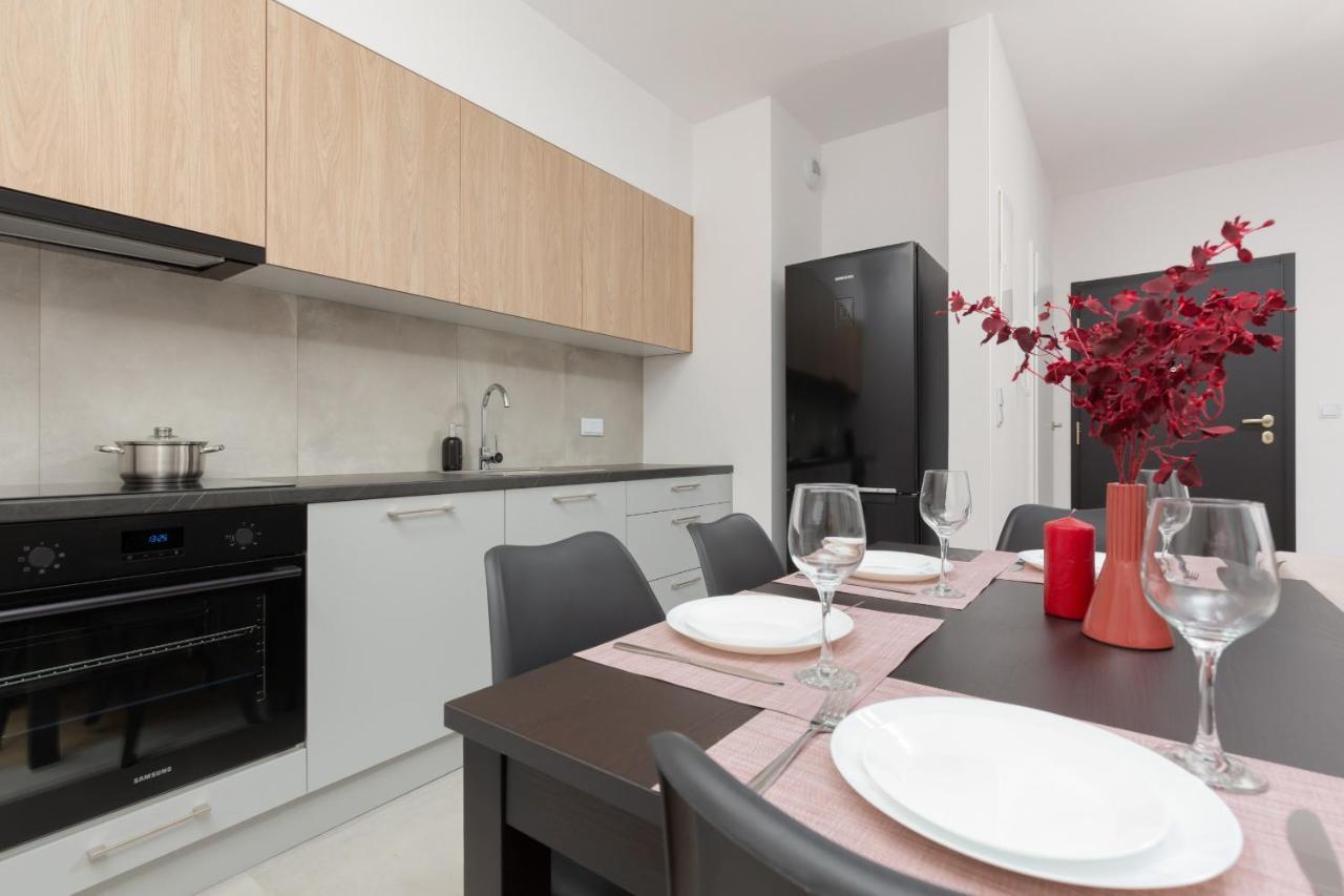 Stacja Wola Apartment Guminska By Noclegi Renters Warszawa Eksteriør bilde